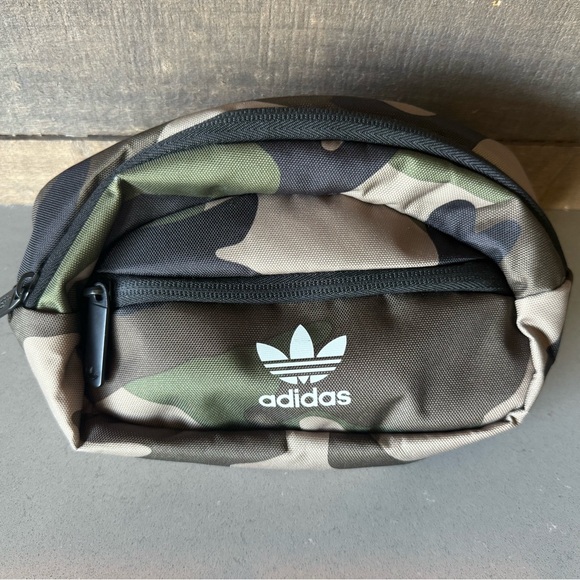 NEW NO TAGS Adidas Fanny Pack / Waist Bag - Picture 5 of 8